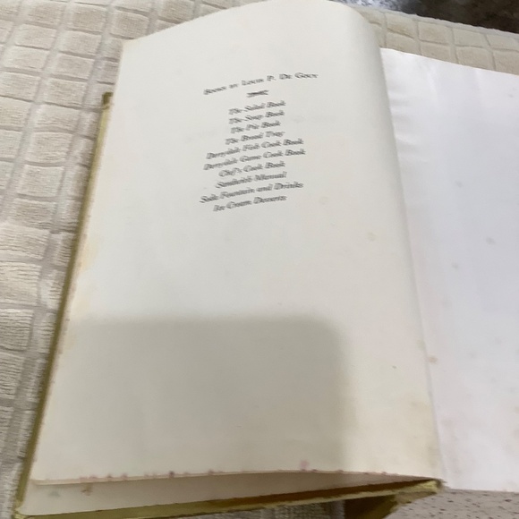 Vintage 1948 The Gold Cookbook - Picture 4 of 14